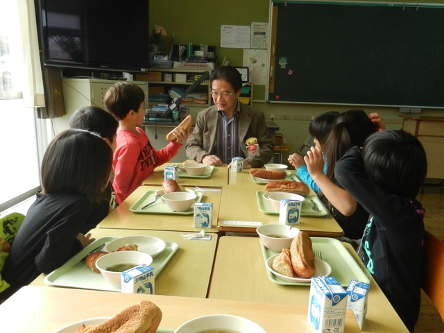 津ぎょうざ給食交流