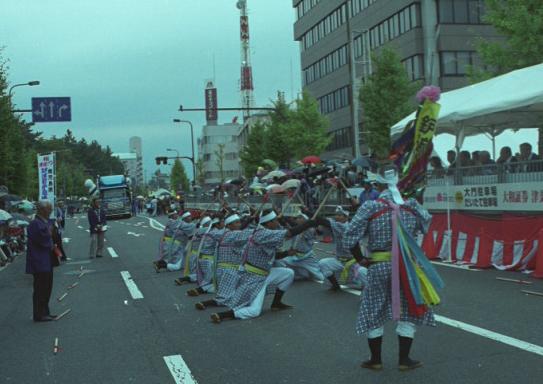 津祭りでの坊津町鈩迫（たたらざこ）棒踊り