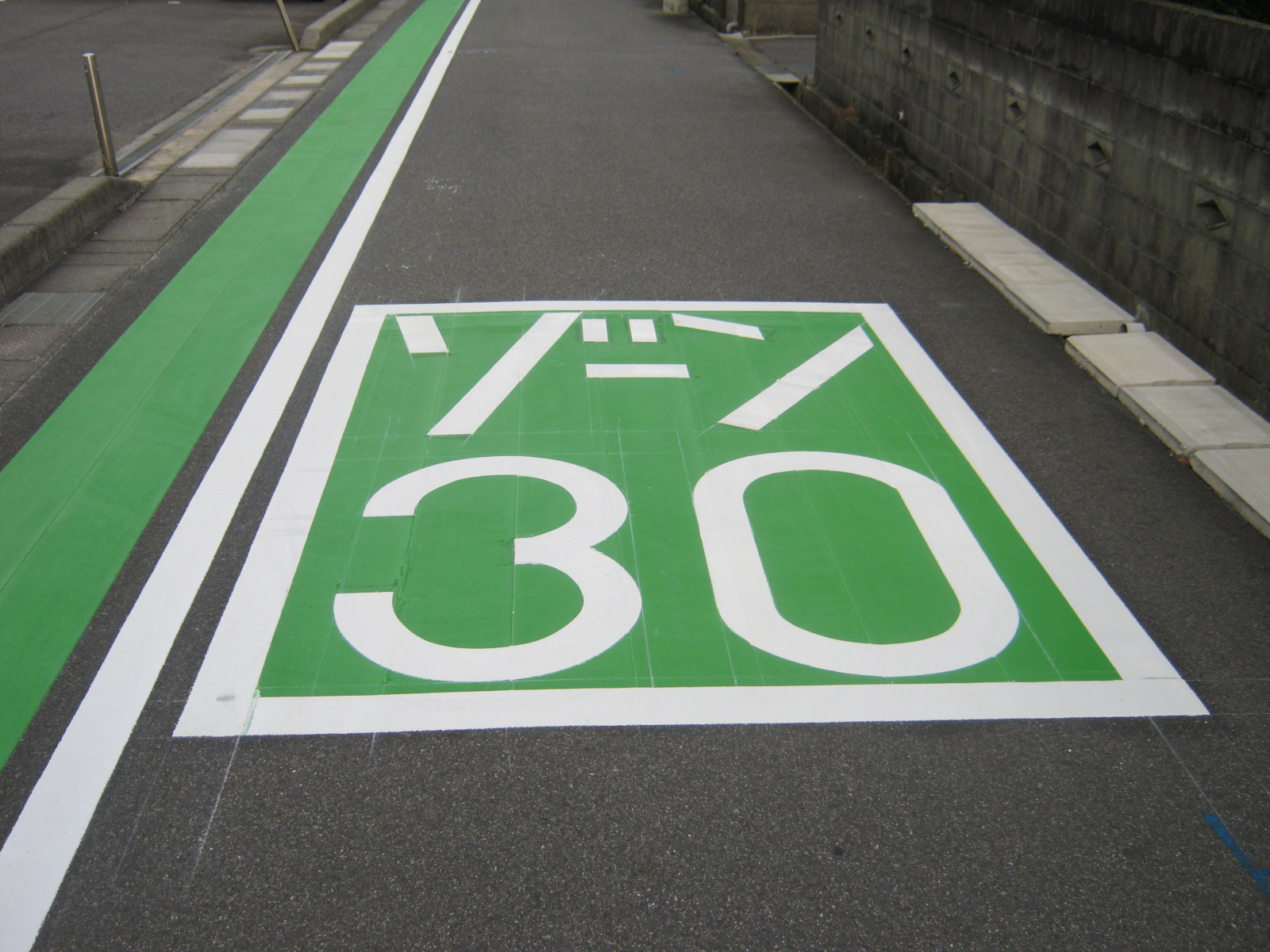 日本の路面標示