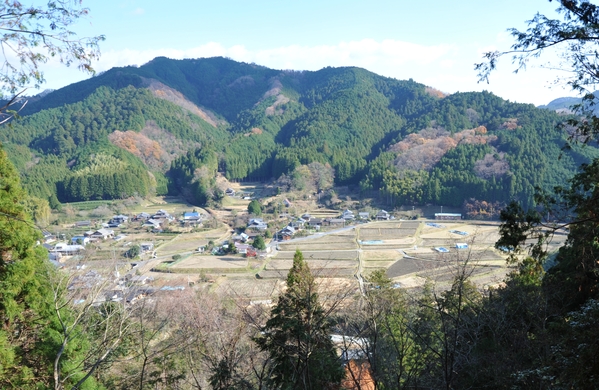 北畠氏館詰城跡から見た六田地区