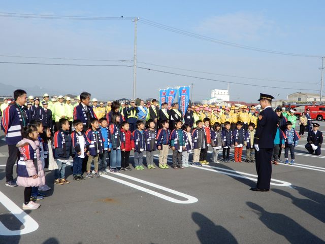 交通安全・防犯・防火合同出発式