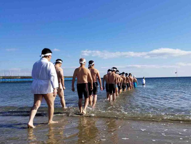 観海流泅水会 寒中水泳大会