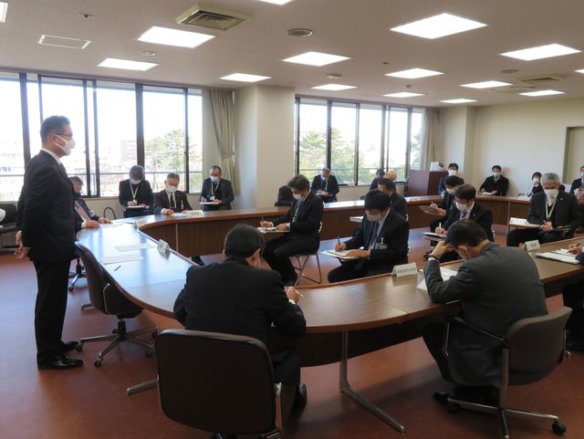 新型コロナウイルス感染症対策本部会議