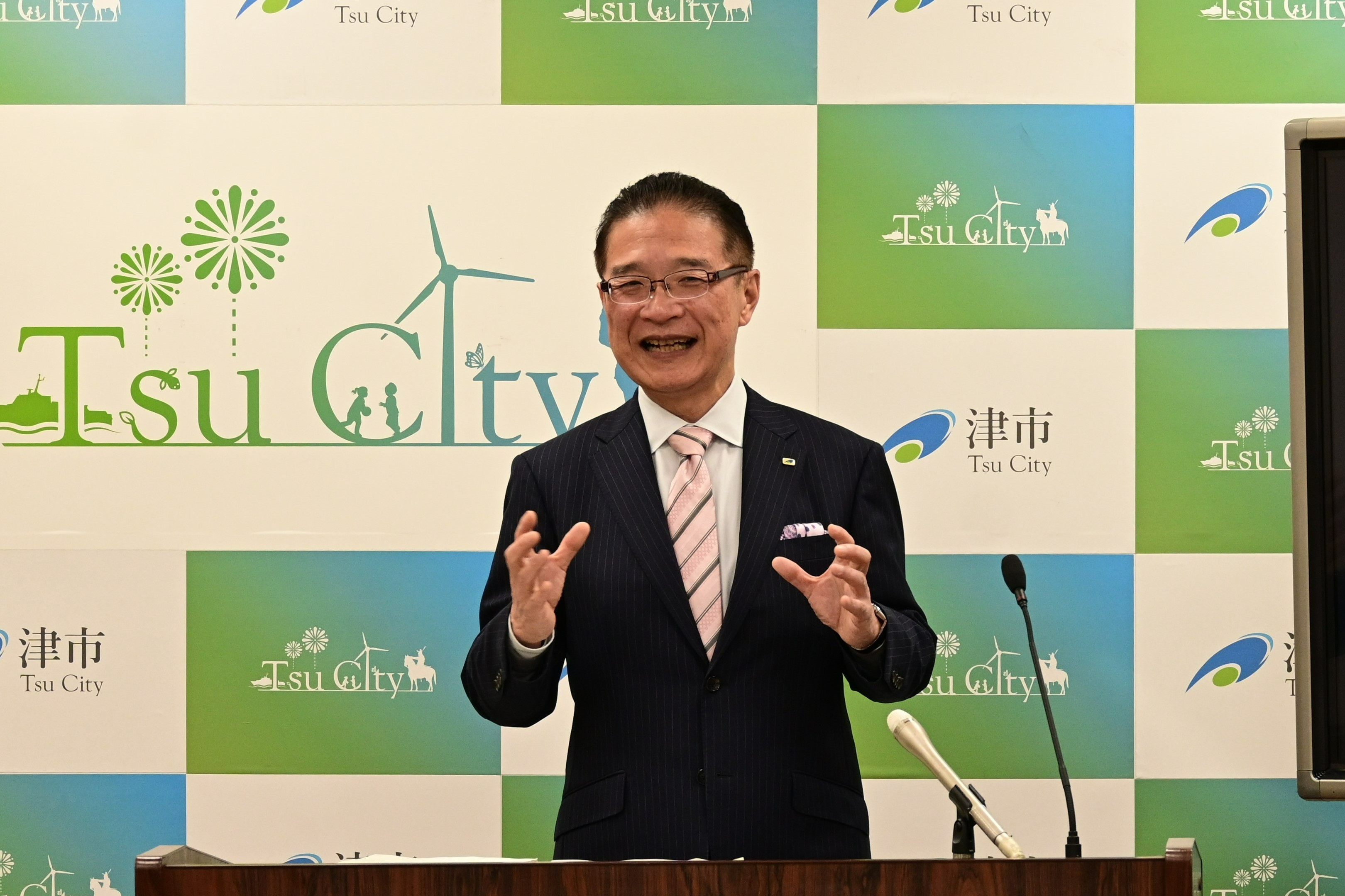 令和7年4月2日定例記者会見写真