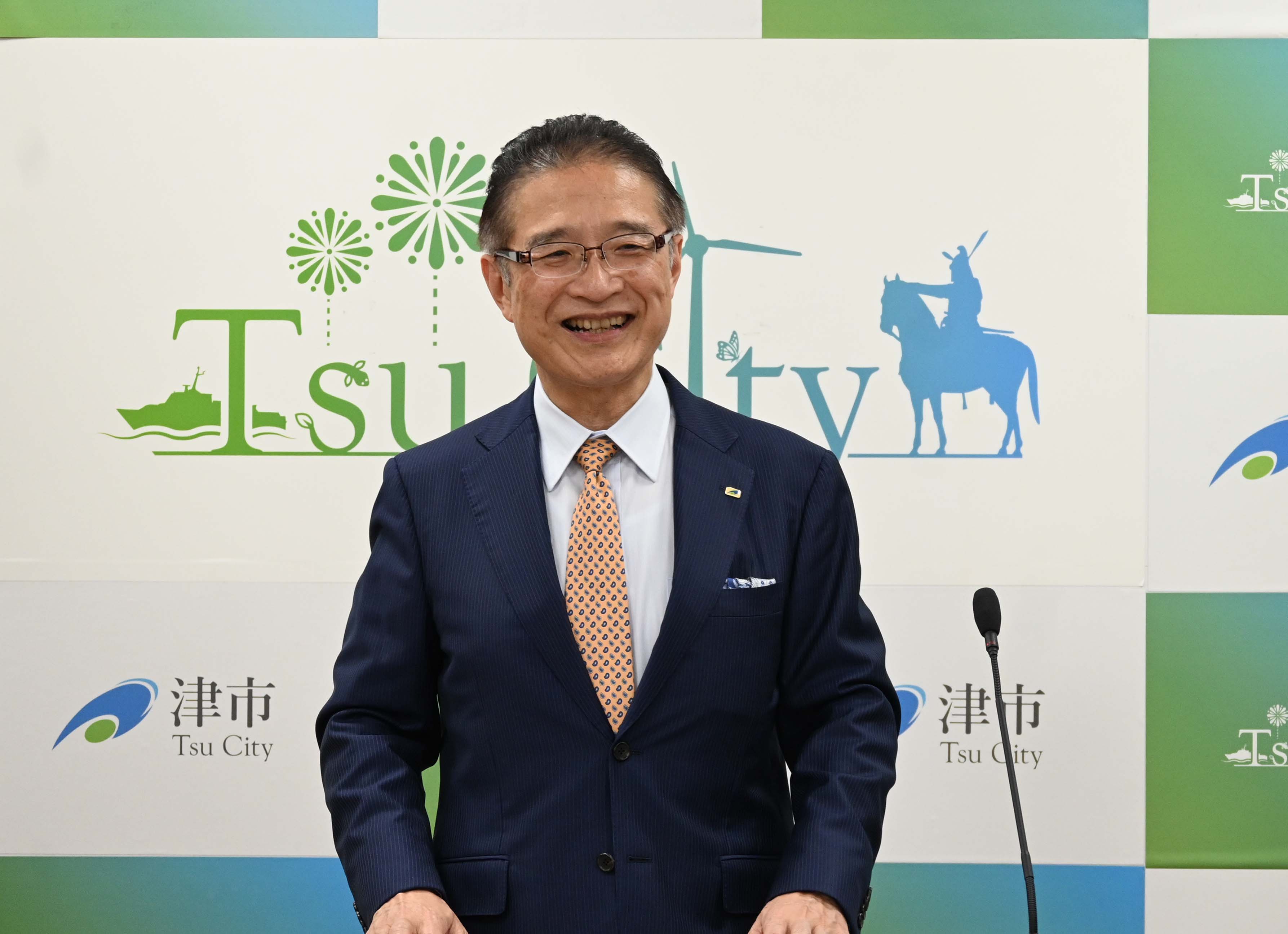 令和7年4月24日定例記者会見写真